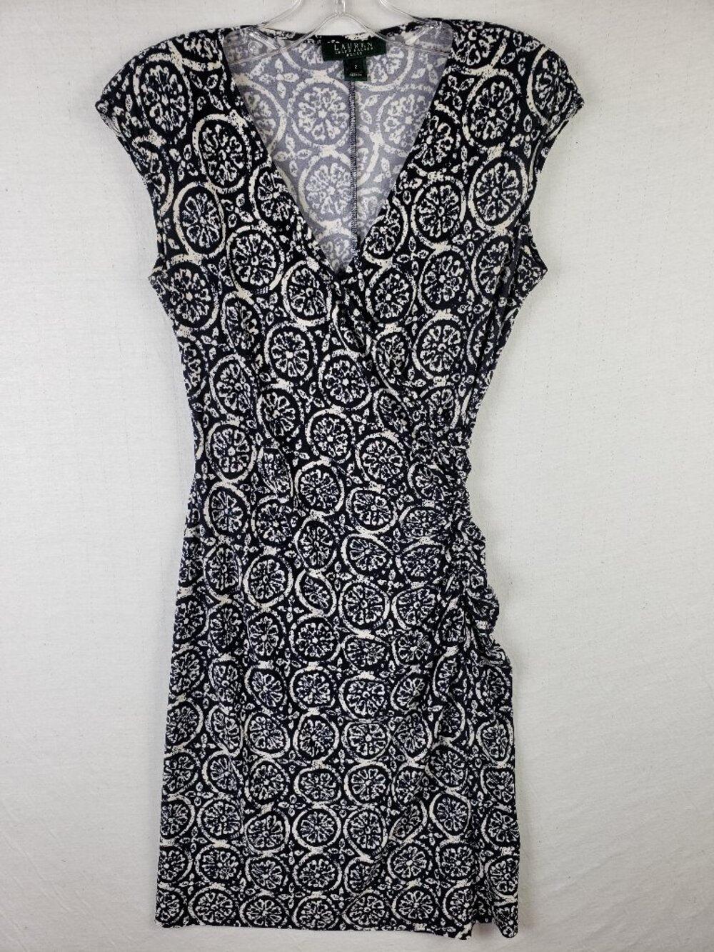 LAUREN Ralph Lauren Faux Wrap Dress Printed V-Neck Ruched Stretch Slinky size 2